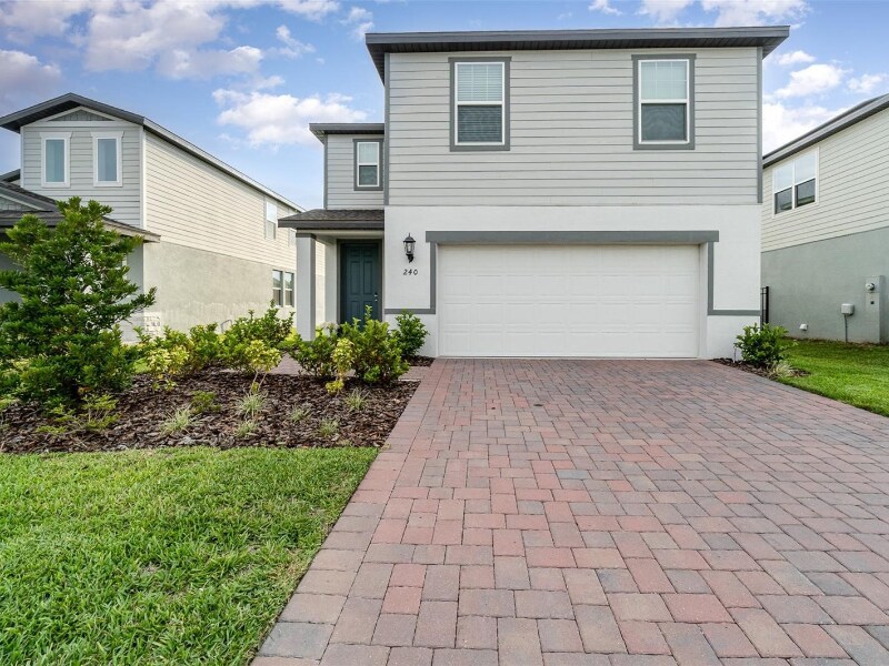 240 Whistling Duck Trl in St. Cloud, FL - Building Photo