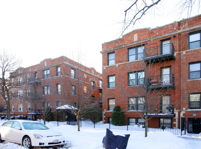 921-927 W Sunnyside Ave in Chicago, IL - Building Photo - Building Photo