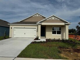 240 Taylor Grvs St in Lake Wales, FL - Building Photo