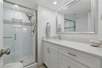 200 Forest Lakes Blvd in Naples, FL - Building Photo - Building Photo