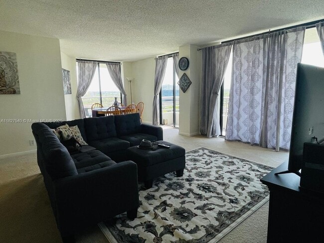 3300 NE 191st St, Unit 1101 in Aventura, FL - Building Photo - Building Photo