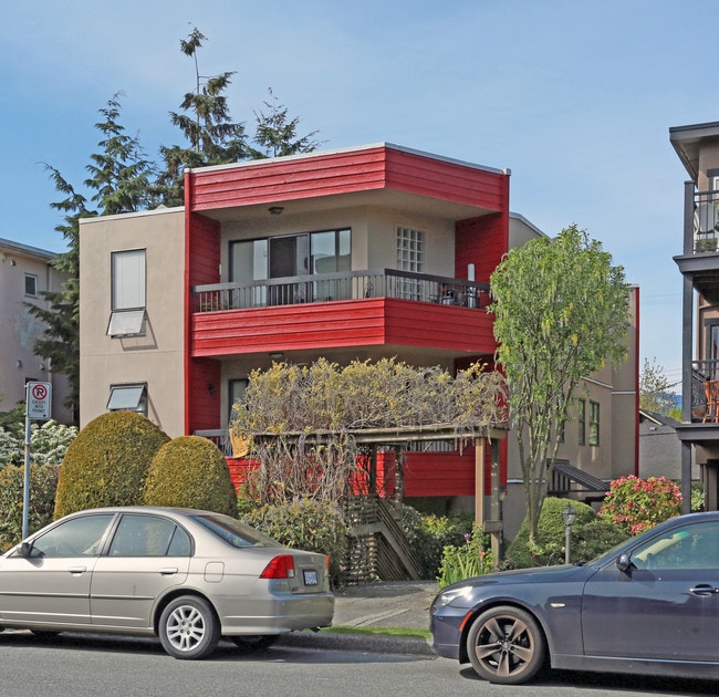 1665 W 11th Ave in Vancouver, BC - Building Photo - Primary Photo