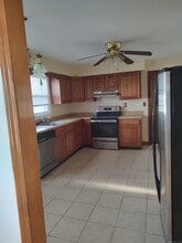 539 Hollister St in Stratford, CT - Building Photo - Building Photo