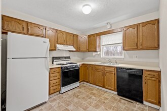 159 Londonderry Dr in New Brighton, PA - Building Photo - Building Photo