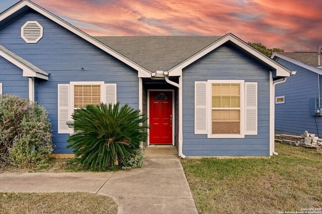 1150 Green Hill Dr in Canyon Lake, TX - Foto de edificio - Building Photo