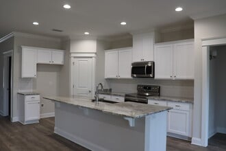 1716 Breckinridge Pl in Foley, AL - Foto de edificio - Building Photo