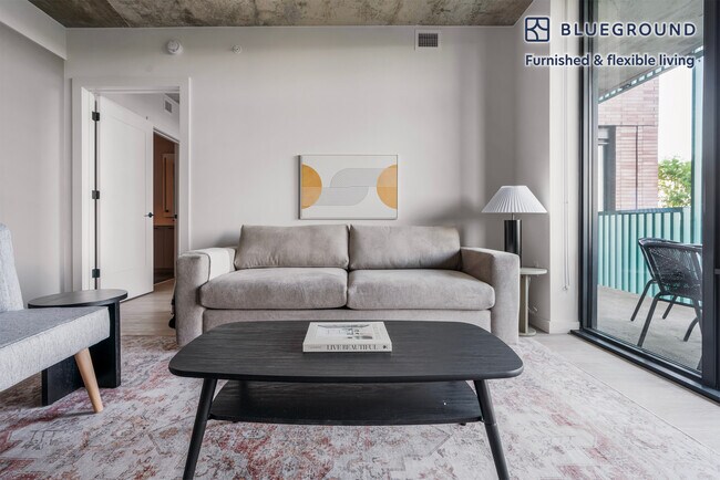3030 Potomac Ave in Arlington, VA - Foto de edificio - Building Photo