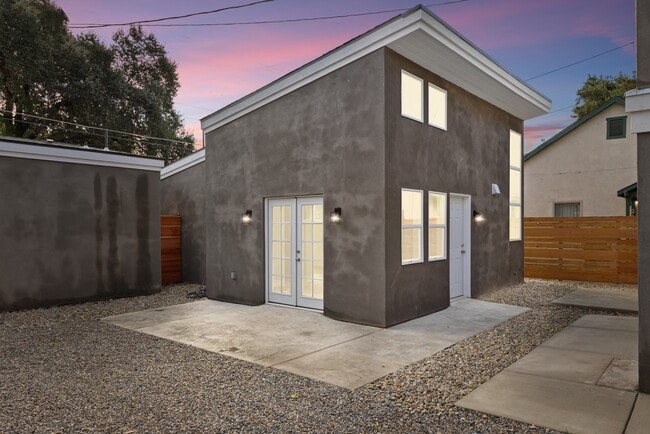 214 Kimble St, Unit A in Modesto, CA - Building Photo - Building Photo