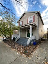 407 Warner St in Cincinnati, OH - Building Photo