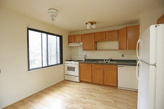 Minnehaha 94 in Minneapolis, MN - Building Photo - Interior Photo