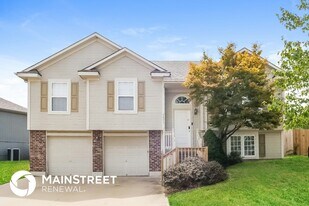 1613 NW High View Dr in Grain Valley, MO - Building Photo