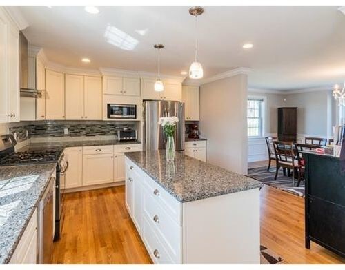 50 Matthew Ln in Waltham, MA - Foto de edificio