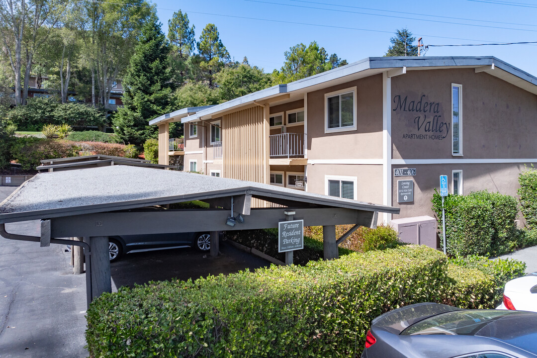 Madera Valley Apartments in Corte Madera, CA - Foto de edificio