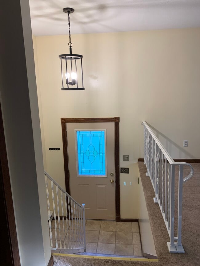 7 Overlook Ave in Londonderry, NH - Building Photo - Building Photo