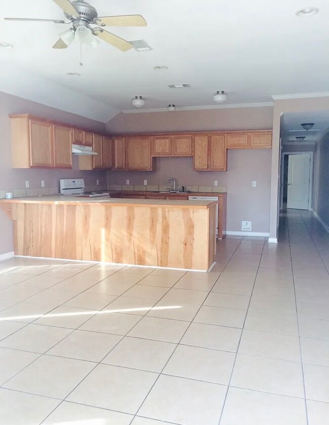 503 N Holly St, Unit Apartment