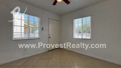 15990 Yucca St in Hesperia, CA - Building Photo - Building Photo