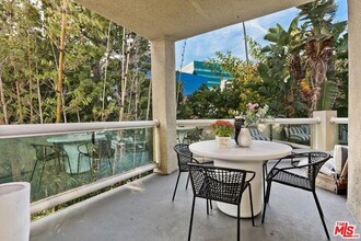 616 Huntley Dr in West Hollywood, CA - Building Photo - Building Photo