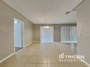 4225 Cortez Way S in St. Petersburg, FL - Building Photo - Building Photo