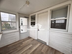 1229 Merle Hay Rd in Des Moines, IA - Building Photo - Building Photo