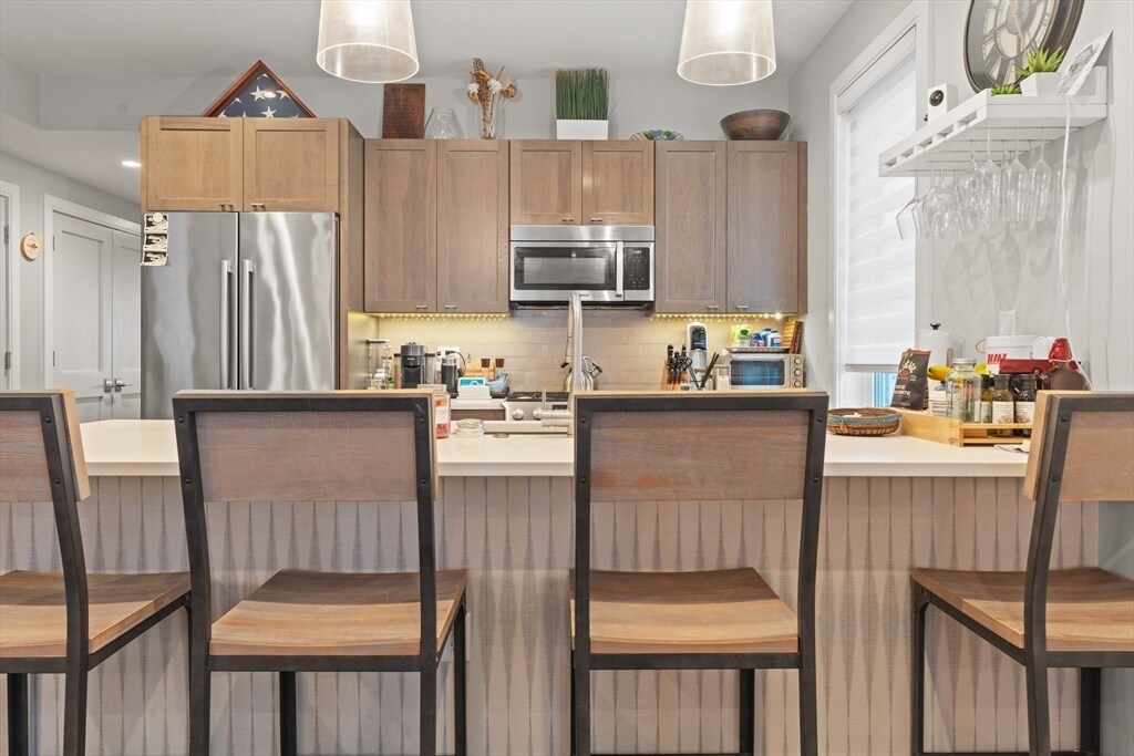 6 Ashland St in Boston, MA - Building Photo