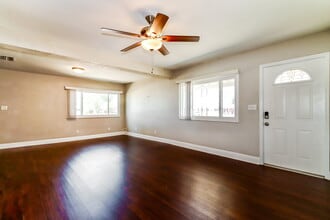 5100 98th Ave in Pinellas Park, FL - Building Photo - Building Photo