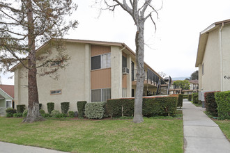 Eastgate Apartments in Santa Paula, CA - Building Photo - Building Photo