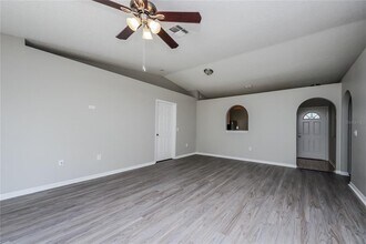 2406 Askey Ct in Kissimmee, FL - Foto de edificio - Building Photo