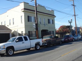 3508 Hyde Park Blvd Apartments