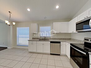 11603 Misty Isle Ln in Riverview, FL - Building Photo - Building Photo