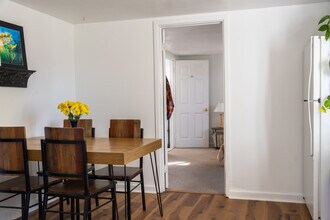 2731 S Sherman St, Unit 1 in Englewood, CO - Building Photo - Building Photo