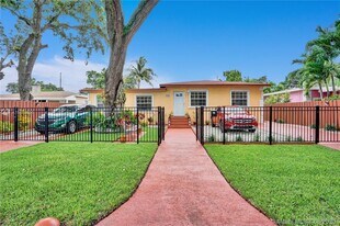 372 NE 162nd St, Unit 1 in Miami, FL - Building Photo