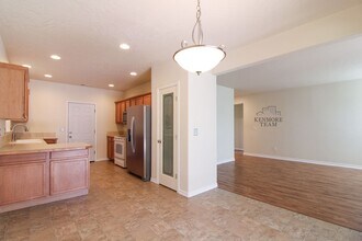 5241 Chris St in West Richland, WA - Building Photo - Building Photo