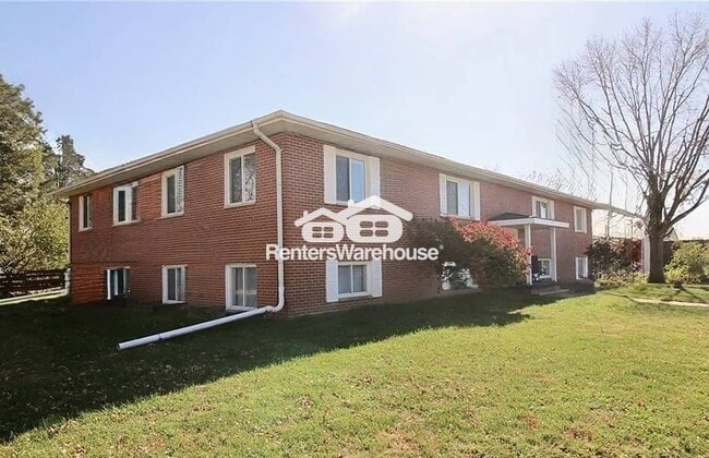 property at 211 S Green St