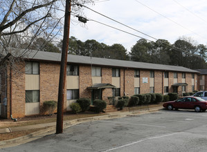 Glendale Apartments in Smyrna, GA - Building Photo - Building Photo