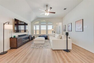 13033 Mizell Ln in Providence Village, TX - Building Photo - Building Photo