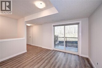 118 Gravel Ridge Trail in Kitchener, ON - Building Photo - Building Photo