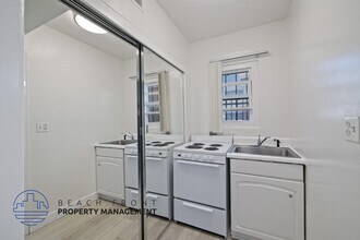 631, 635 Grevillea Ave. in Inglewood, CA - Building Photo - Building Photo