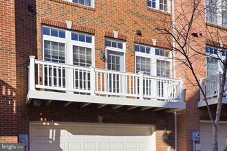 7996 Reserve Way in Vienna, VA - Building Photo - Building Photo