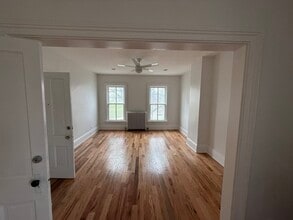 947 Florence Ave, Unit 2 in Evanston, IL - Building Photo - Building Photo