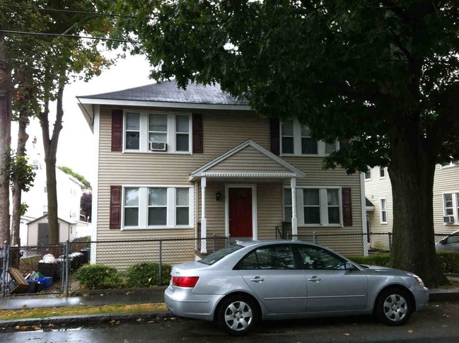 66 Safford St in Quincy, MA - Foto de edificio - Building Photo