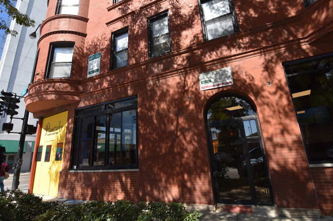 property at 732 W Grace St