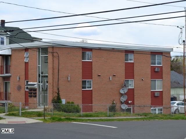 1630 Madison Ave in Bridgeport, CT - Building Photo