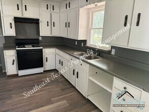 3841 Canal Ave in Groves, TX - Building Photo - Building Photo