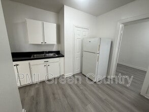 2430 E Pine St in Tulsa, OK - Building Photo - Building Photo