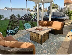 1528 Avenida De Los Lirios in Encinitas, CA - Building Photo - Building Photo