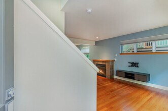 2807 24th Ave S in Seattle, WA - Foto de edificio - Building Photo