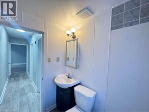 32 Price Ave in Welland, ON - Building Photo - Building Photo