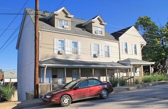 101 W Walnut St in Washington, PA - Foto de edificio - Primary Photo