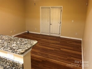 160 Parkwood Ave in Charlotte, NC - Building Photo - Building Photo