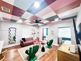 324 NW 52nd St in Miami, FL - Building Photo